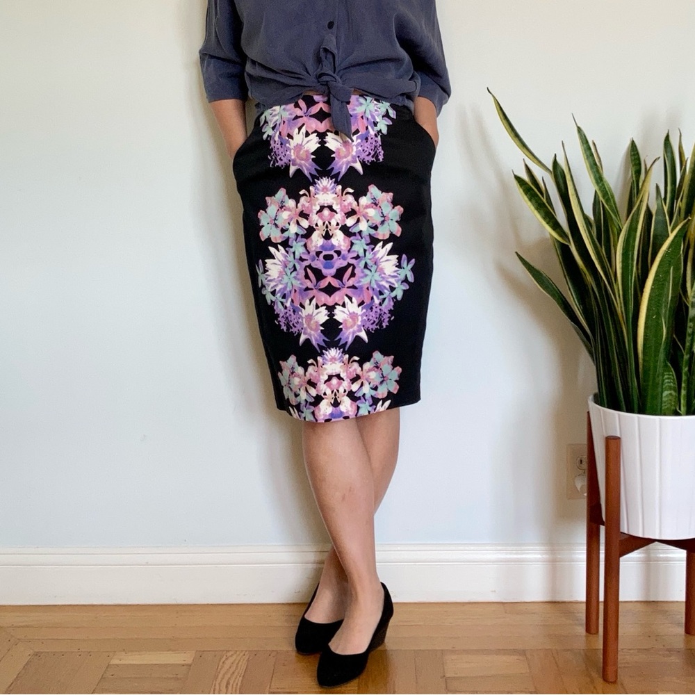 Mossimo Watercolor Floral Black Stretch Cotton Pencil Skirt